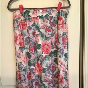 Floral print skirt